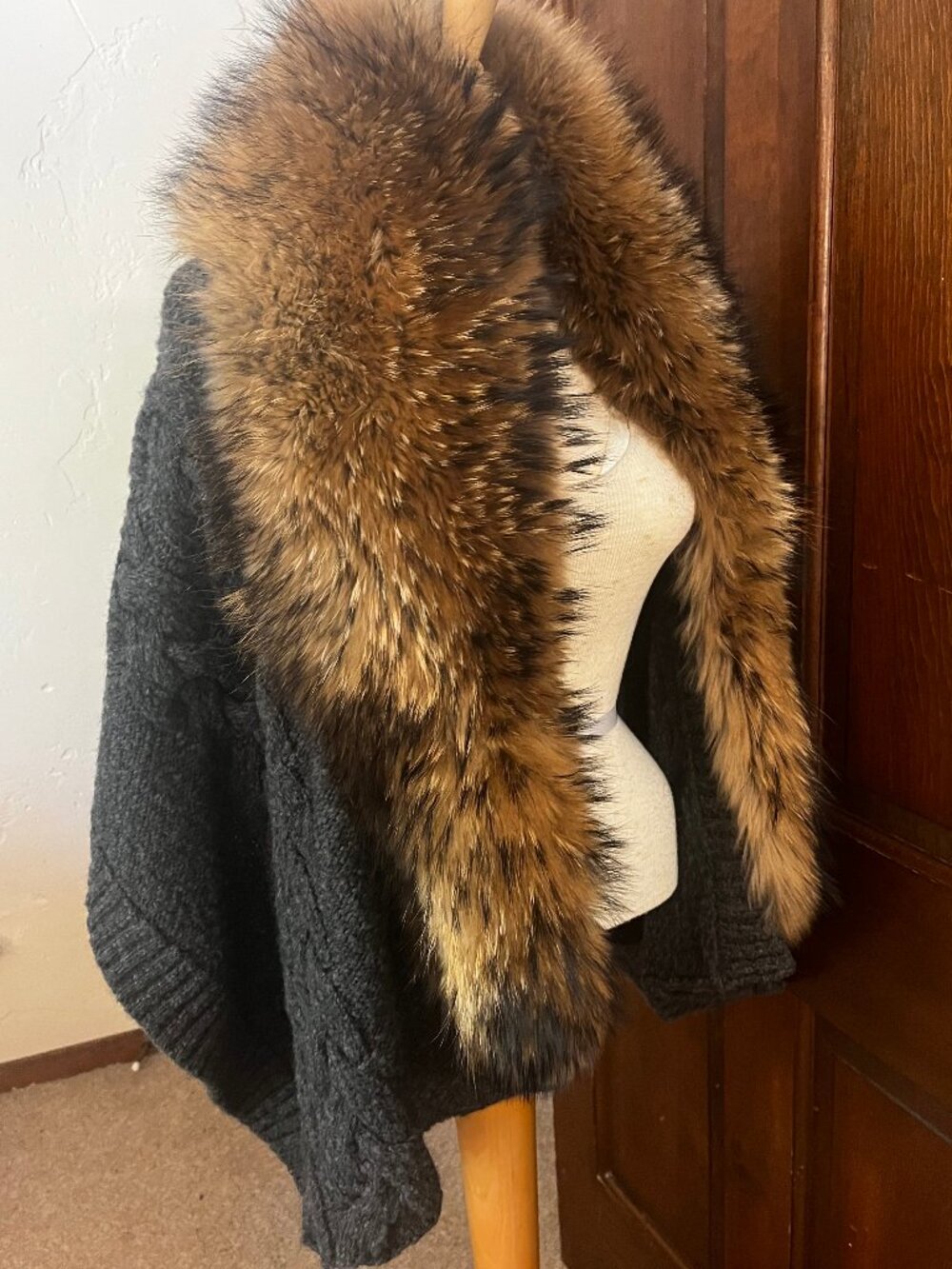 Genuine Raccoon Fur Trimmed Knit Wrap/Scarf/Shawl/Stole